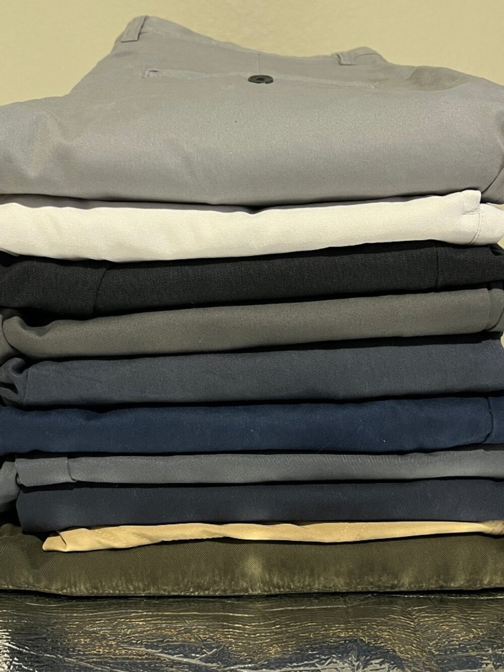 Men’s Bottoms Mystery Bundle | 10-Piece Pants, Chinos, Activewear | Reseller Lot